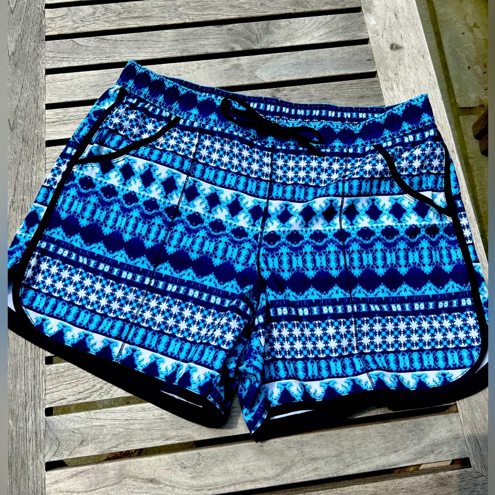 Lands End Women’s 4” Quick Dry Elastic Waist Board Shorts with Panty Size 12